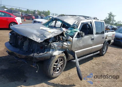 2002 Chevrolet S-10 Ls из США, поврежденный, VIN 1GCDT13W12K184984